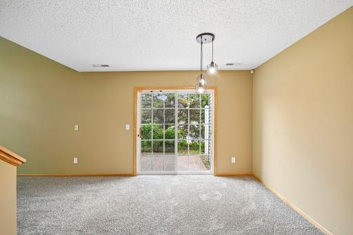11-web-or-mls-Partridge Cir-S2509-011.jpg