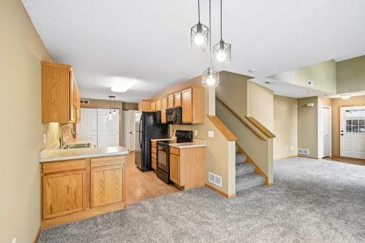 12-web-or-mls-Partridge Cir-S2509-012.jpg