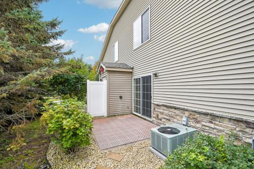 39-web-or-mls-Partridge Cir-S2509-039.jpg