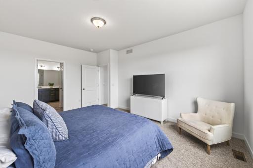 Primary en-suite
