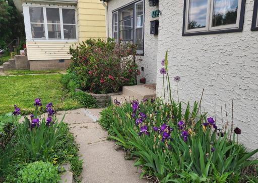 143 12th Avenue N, South Saint Paul, MN 55075