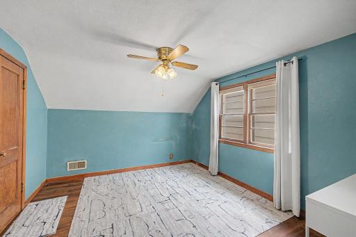 143 12th Avenue N, South Saint Paul, MN 55075