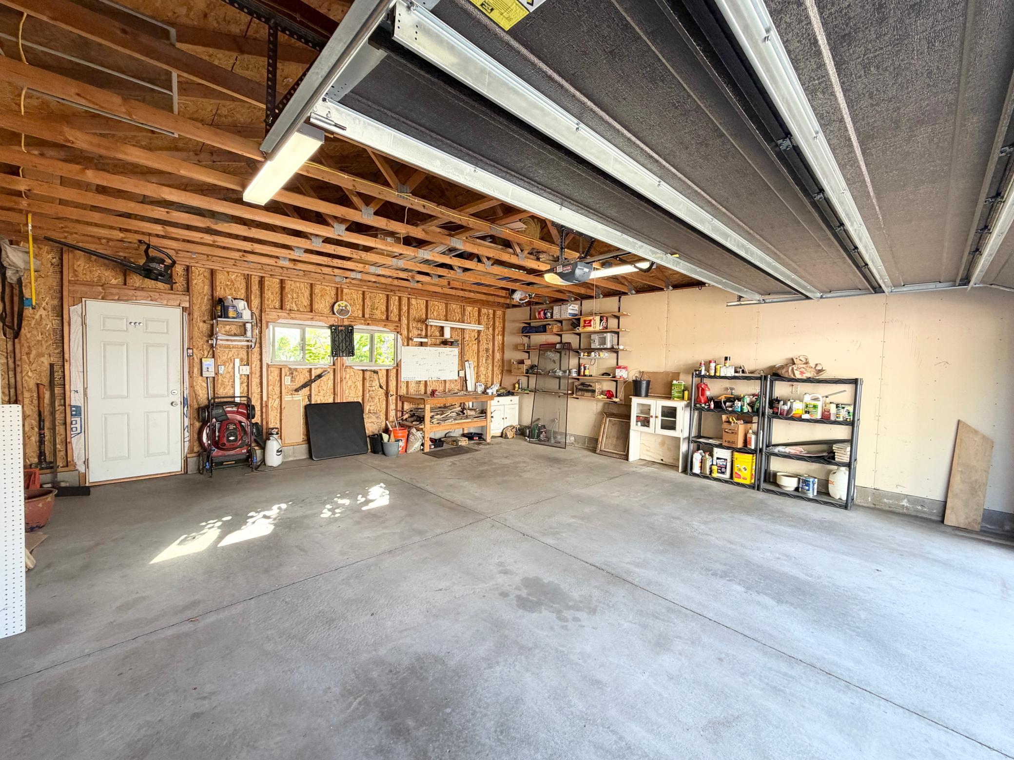 plenty of space for cars and work area