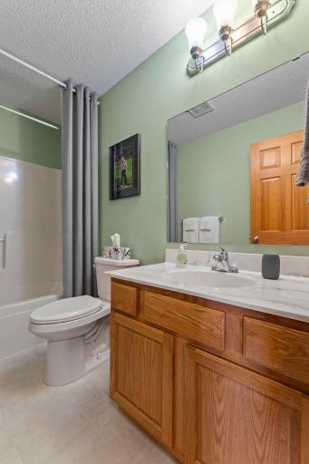 Upper level full bathroom!