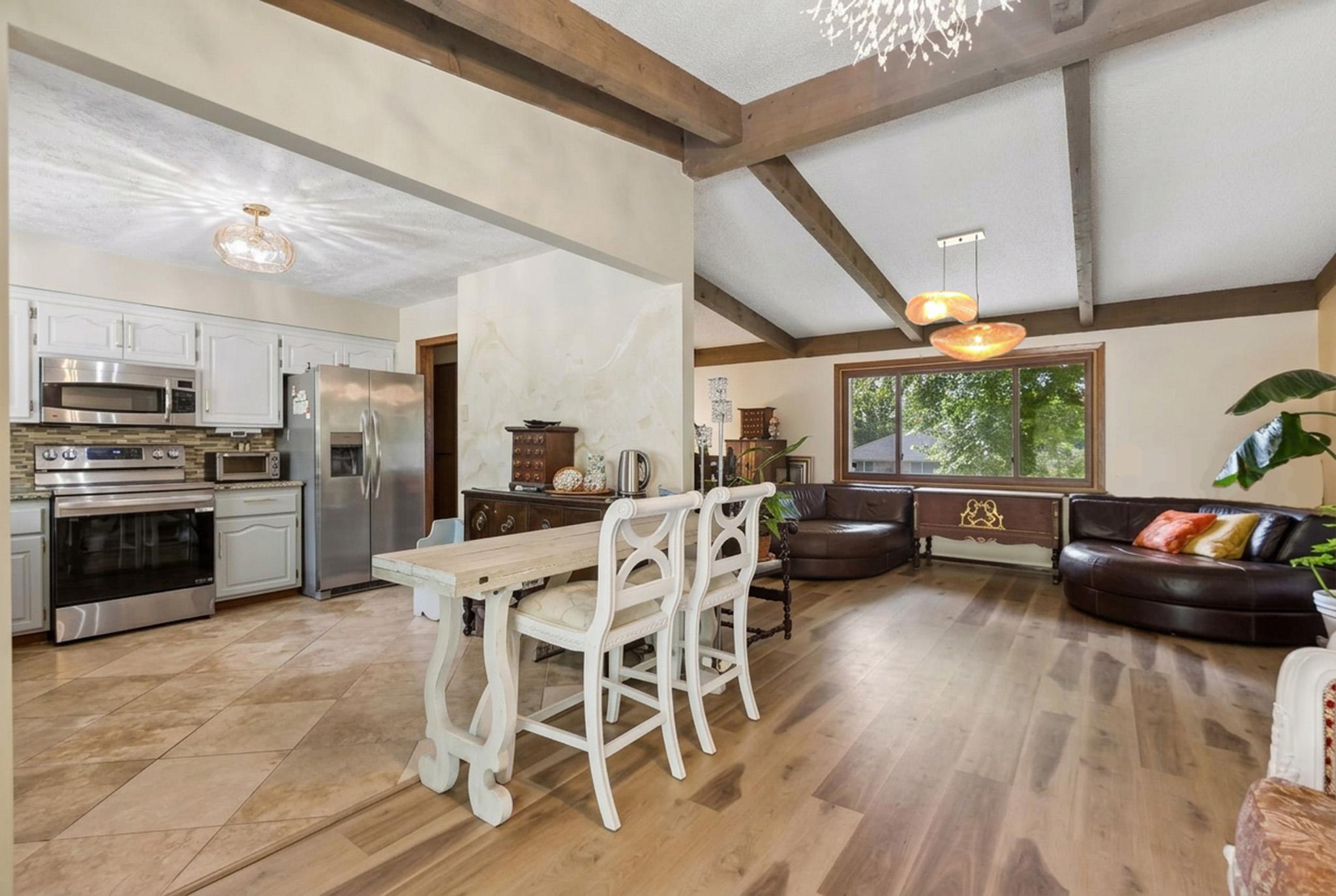 10. Seamless sightline from the dining area to the main living space and kitchen.jpg