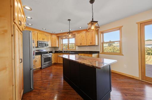 23 kitchen.jpg