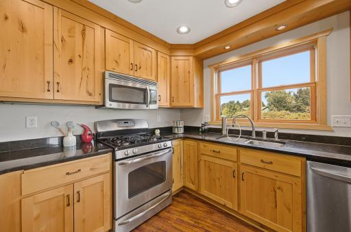26 kitchen.jpg