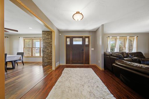 11 entry_foyer.jpg