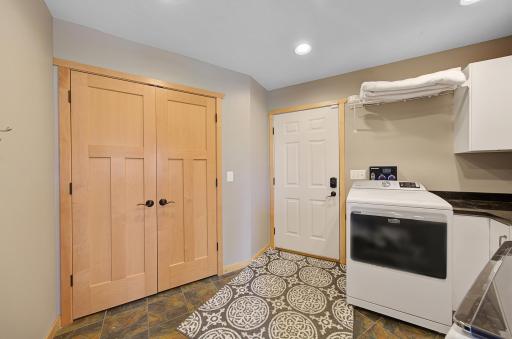 29 laundry_garage entry.jpg