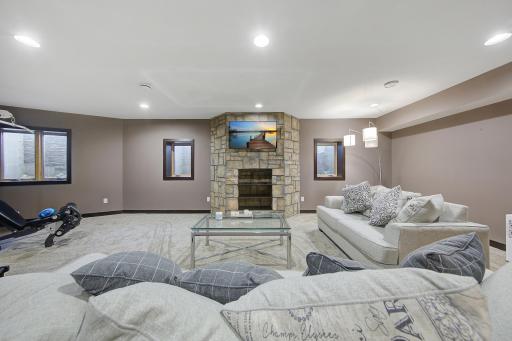 49 family room_lower.jpg