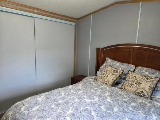 1150 Cessna Drive E, New Brighton, MN 55112