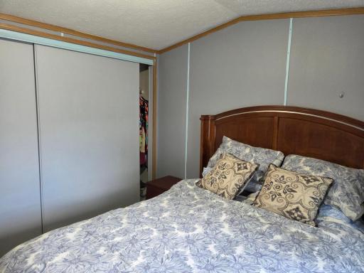 1150 Cessna Drive E, New Brighton, MN 55112