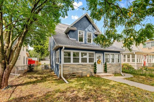 COOL HOUSE. GREAT UPDATES. ZERO PROJECTS!