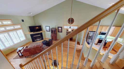 915 Kimberly Lane, Chanhassen, MN 55317