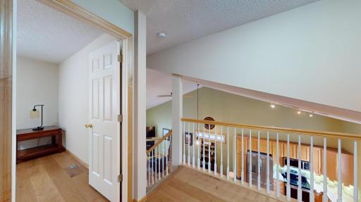 915 Kimberly Lane, Chanhassen, MN 55317