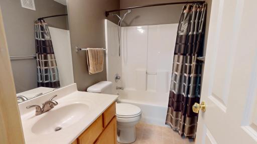 915 Kimberly Lane, Chanhassen, MN 55317
