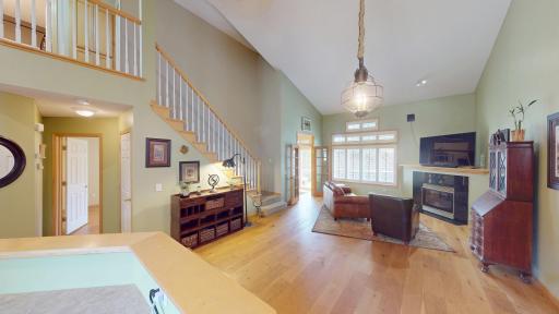 915 Kimberly Lane, Chanhassen, MN 55317