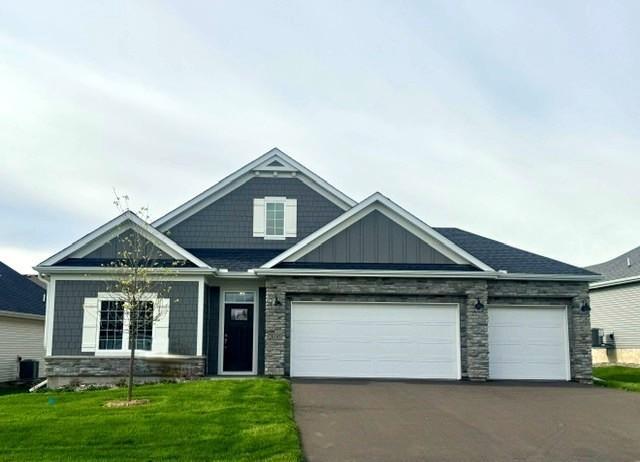Welcome to the popular Cedarwood II Villa with morning room. This maintenance free home features great curb appeal with generous use of stone and shake detailing. Enjoy the ease of one level living!