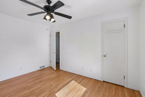 8224 Xerxes Avenue South - Spacecrafting - 0026.jpg