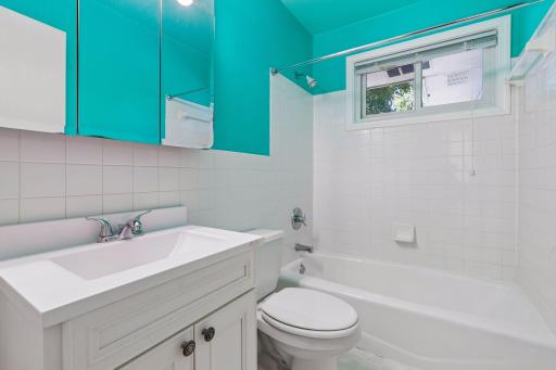 8224 Xerxes Avenue South - Spacecrafting - 0027.jpg