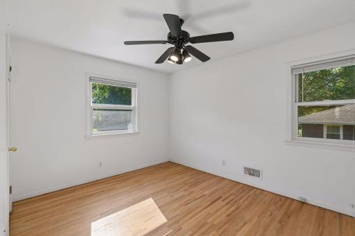 8224 Xerxes Avenue South - Spacecrafting - 0025.jpg