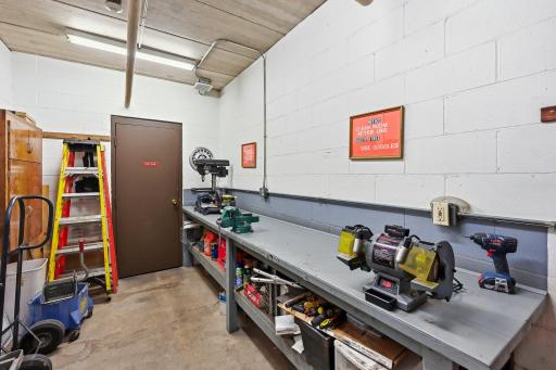In the garage there is a nice shop area for the handyman who had to leave his shop behind. Lots of great tools to use!