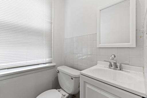 40-web-or-mls-2600 Washington St NE-40.jpg