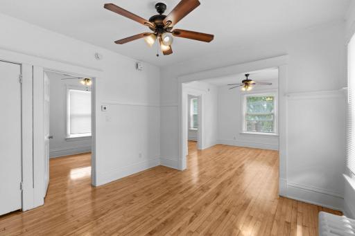 31-web-or-mls-2600 Washington St NE-31.jpg