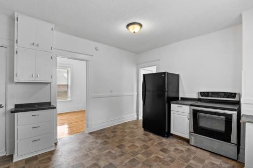 27-web-or-mls-2600 Washington St NE-27.jpg