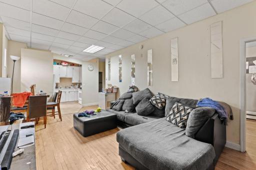14-web-or-mls-2600 Washington St NE-14.jpg