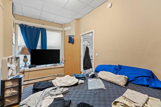 21-web-or-mls-2600 Washington St NE-21.jpg