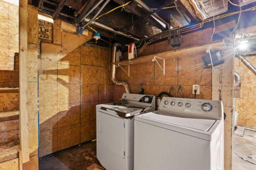 44-web-or-mls-2600 Washington St NE-44.jpg