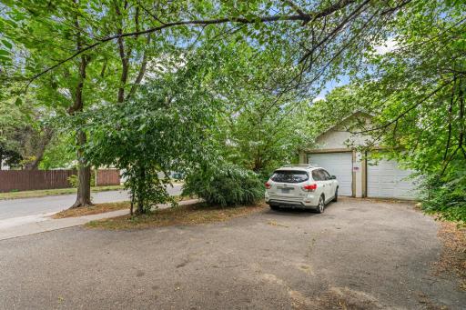 10-web-or-mls-2600 Washington St NE-10.jpg