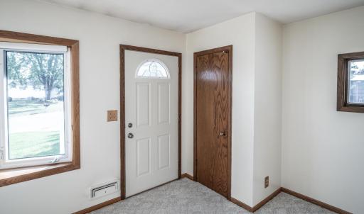 010-027-Entryway-1500x887.jpg