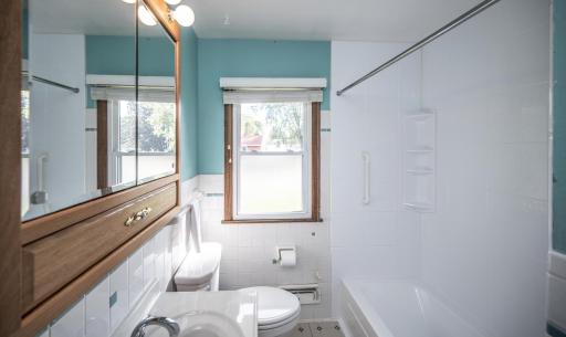 019-009-Bathroom-1500x897.jpg