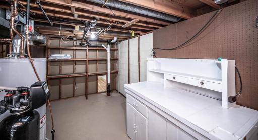 030-003-Utility Room-1500x818.jpg
