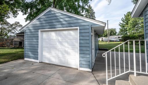 002-013-Garage-1500x869.jpg