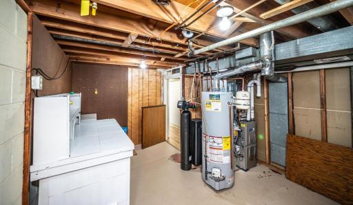 031-002-Utility Room-1500x876.jpg