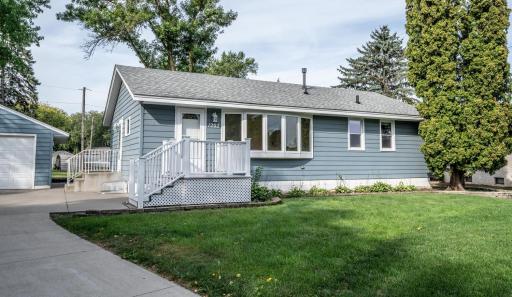 008-008-Front of Home-1500x872.jpg