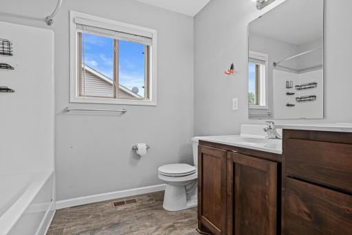 825 Highview Loop SE, Pine City, MN 55063