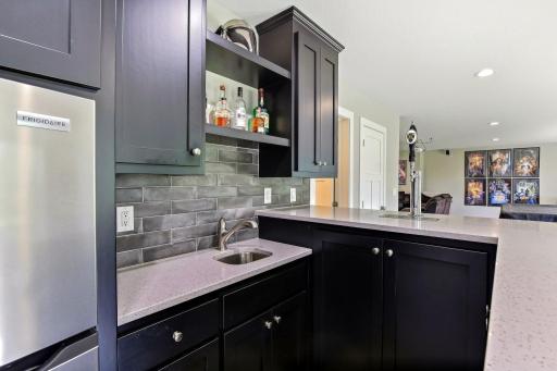 5725 103rd Avenue N, Brooklyn Park, MN 55443
