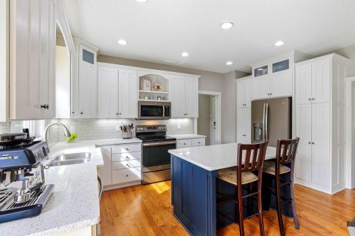 5725 103rd Avenue N, Brooklyn Park, MN 55443