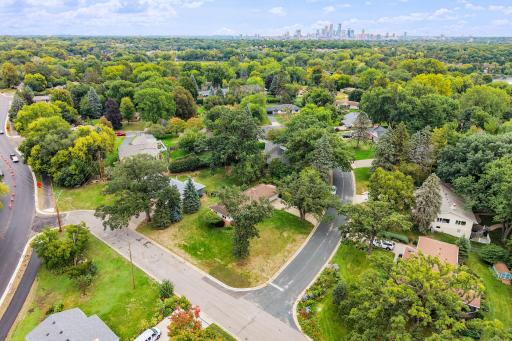 15-web-or-mls-5000 Frontenac Ave Exteriors-15.jpg