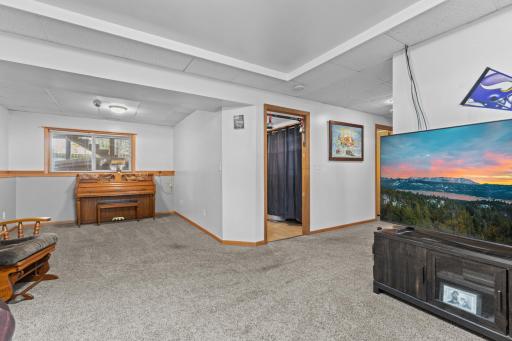 2000 23 1/2 Street SE, Rochester, MN 55904