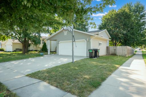 2000 23 1/2 Street SE, Rochester, MN 55904