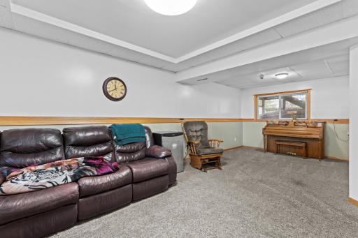 2000 23 1/2 Street SE, Rochester, MN 55904