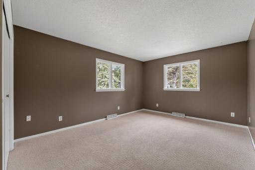 828 Fremont Street E, Northfield, MN 55057