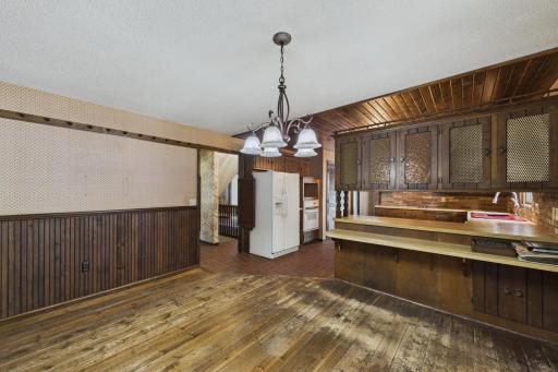 Informal dining includes serving/breakfast bar