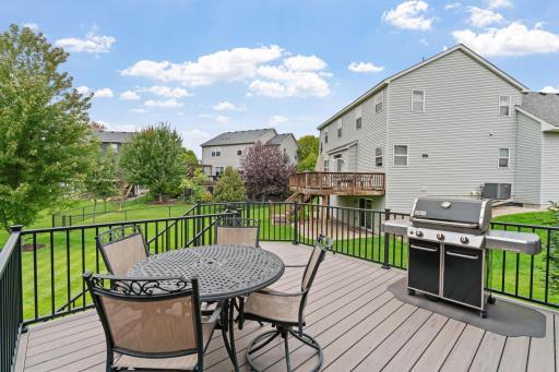 NEW $35K mntce-free deck (2025) w/ LED lighting + stairs to paver patio