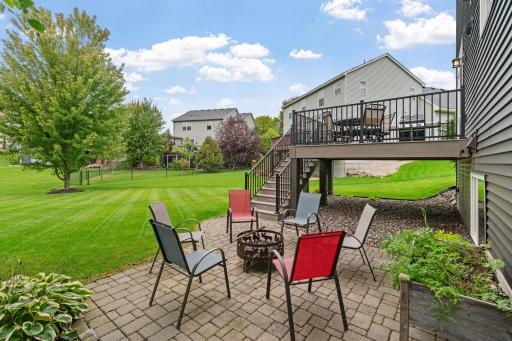 NEW $35K mntce-free deck (2025) w/ LED lighting + stairs to paver patio